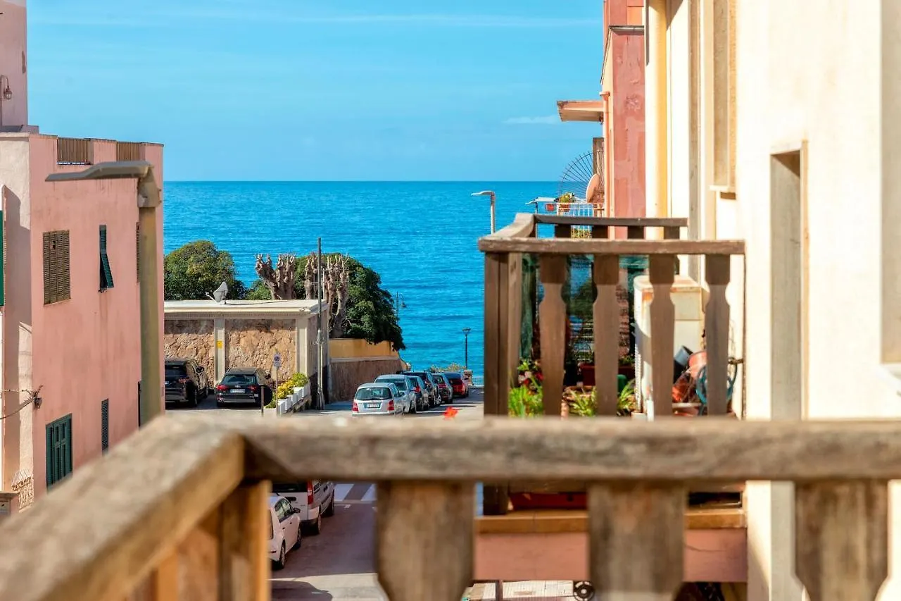 Sardinia Re - Foscolo 8 location