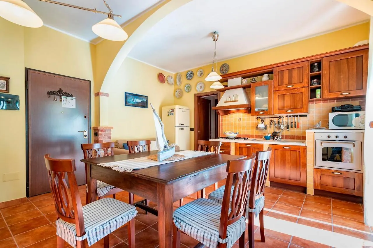 Sardinia Re - Foscolo 8 Apartment Alghero 0*,