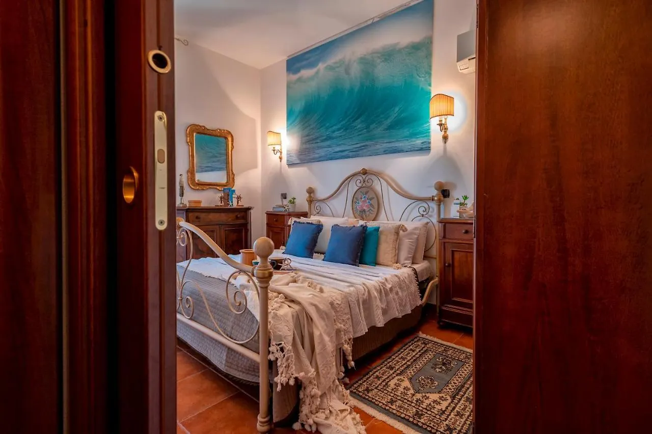 Sardinia Re - Foscolo 8 Apartment Alghero 0*,  Italy